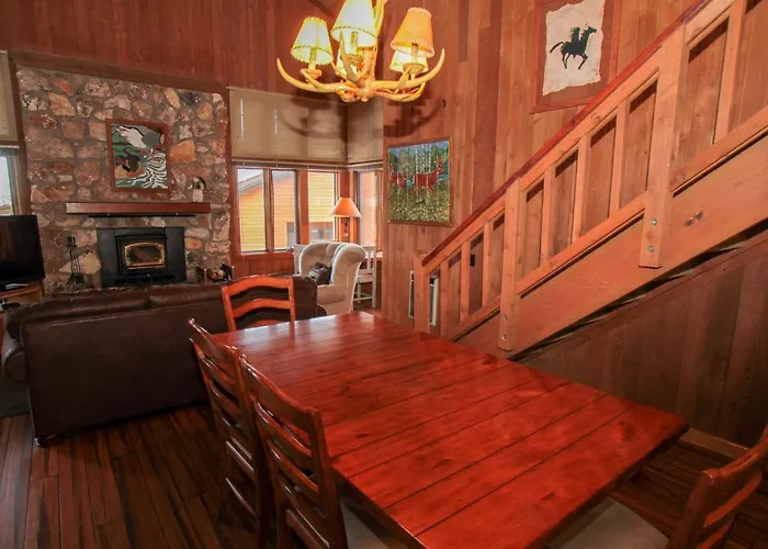 Mountainback #105, Loft, Den